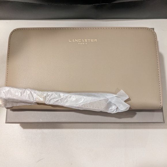 SOLD 💯 Lancaster Paris Nude Zipper Wallet NIB $240 - Picture 14 of 16